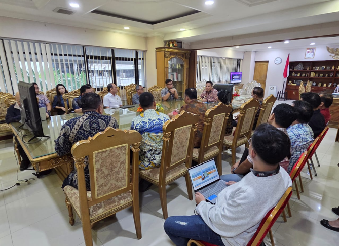 Focus Group Discussion Mendorong Pemanfaatan Sumber Daya Danau Tondano melalui Ekonomi Kreatif